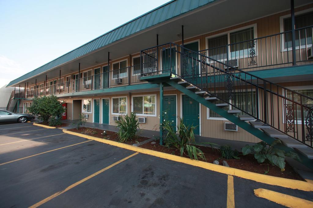 Executive Motel Eugene Zewnętrze zdjęcie